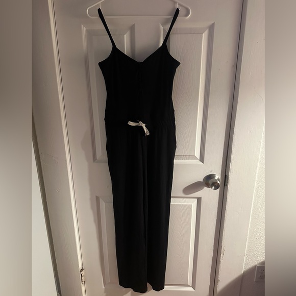 Vouri Black Sleeveless Jumpsuit - Picture 3 of 9